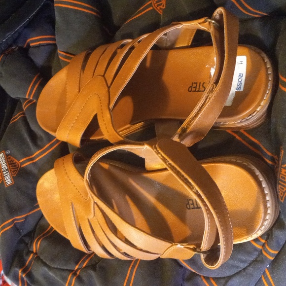 Ladies 10 Medium Flexstep Sandals - Picture 5 of 7